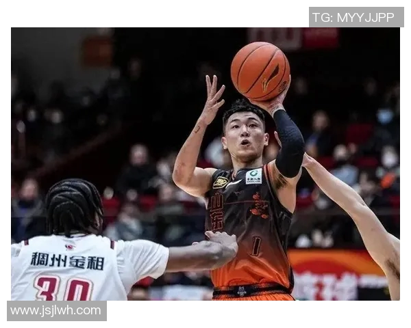 辽宁男篮108比101战胜山东男篮，稳坐常规赛第一，联赛前景一片光明！